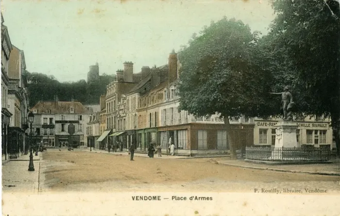 Framed Print : La Place d Armes, Vendome Commune, France Framed Print : La Place d Armes, Vendome Commune, France