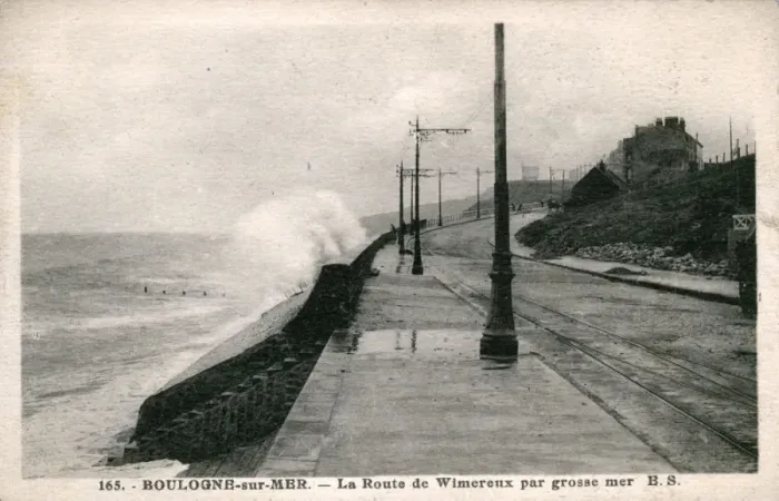 Framed Print : La Route de Wimereux, Boulogne-sur-Mer, Nord-Pas-de-Calais Framed Print : La Route de Wimereux, Boulogne-sur-Mer, Nord-Pas-de-Calais