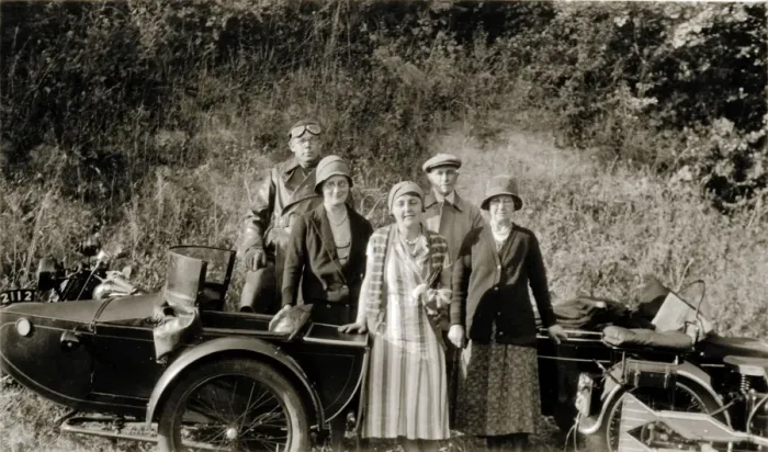 Framed Print : Ladies & gentledmen with their 1928 Royal Enfield motorcycle Framed Print : Ladies & gentledmen with their 1928 Royal Enfield motorcycle