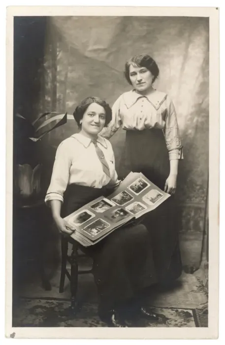 Framed Print : LADIES AND PHOTO ALBUM Framed Print : LADIES AND PHOTO ALBUM