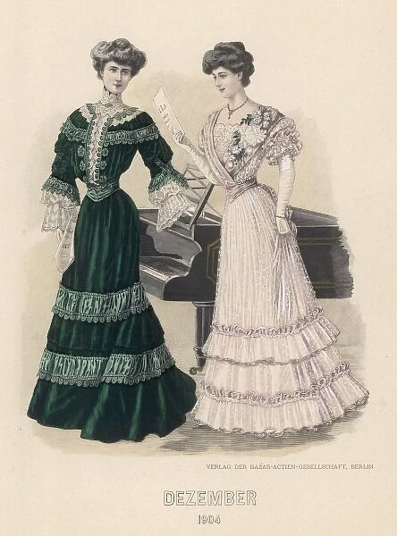 Ladies and Piano 1904