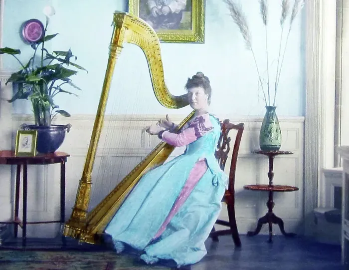 Framed Print : Lady harpist Framed Print : Lady harpist