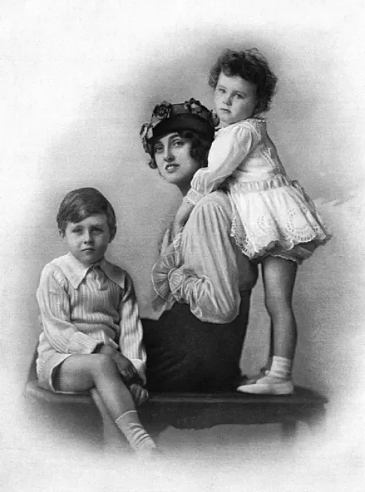 Framed Print : Lady Poulett with her children Framed Print : Lady Poulett with her children