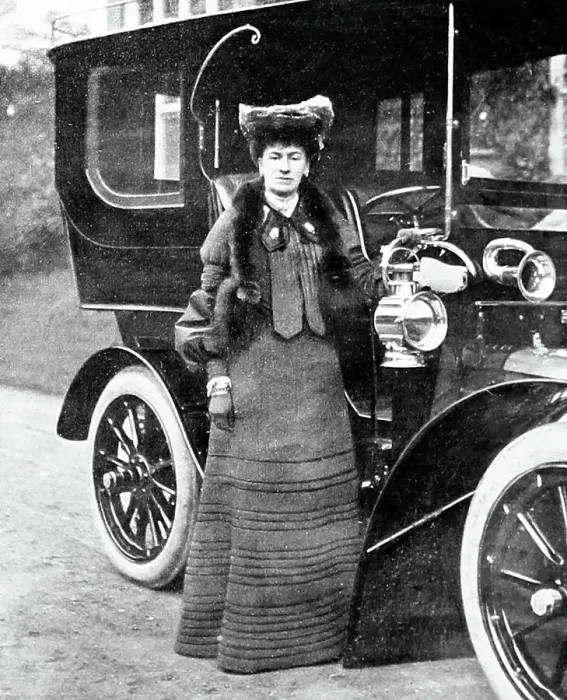 Framed Print : Lady and a veteran car, early 1900s Framed Print : Lady and a veteran car, early 1900s