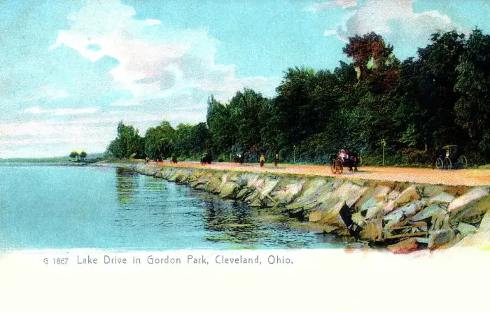 Framed Print : Lake Drive in Gordon Park, Cleveland, Ohio, USA