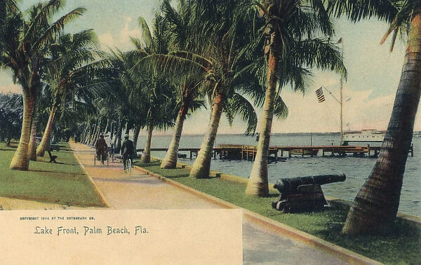 Lake Front, Palm Beach, Florida, USA