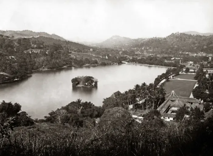 Framed Print : The Lake, Kandy, Ceylon, (Sri Lanka) circa 1880s Framed Print : The Lake, Kandy, Ceylon, (Sri Lanka) circa 1880s