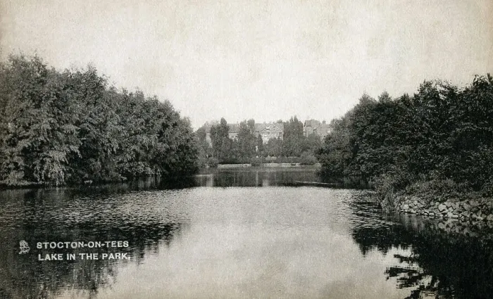Framed Print : Lake in the park at Stockton-on-Tees, County Durham Framed Print : Lake in the park at Stockton-on-Tees, County Durham