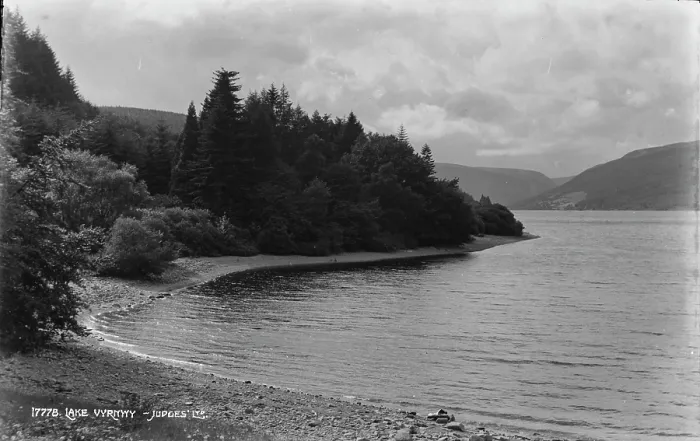 Framed Print : Lake Vyrmmy - Judges Lc