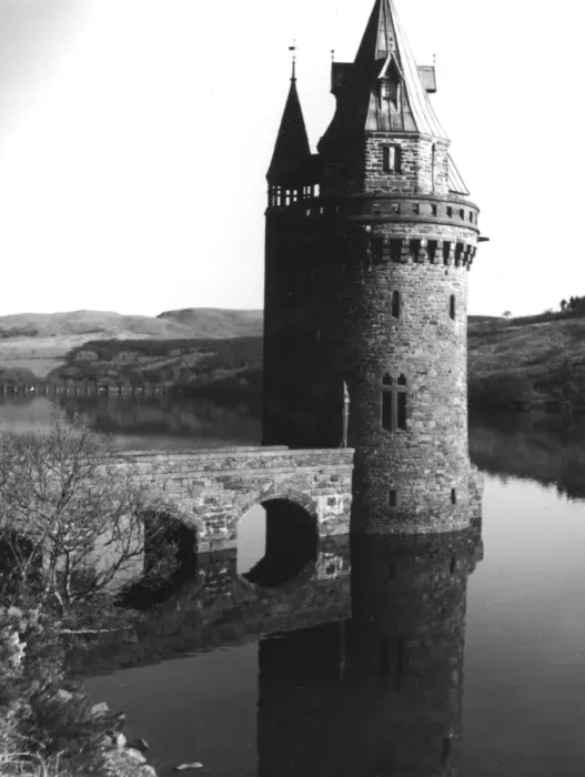 Framed Print : Laker Vyrnwy Tower Framed Print : Laker Vyrnwy Tower