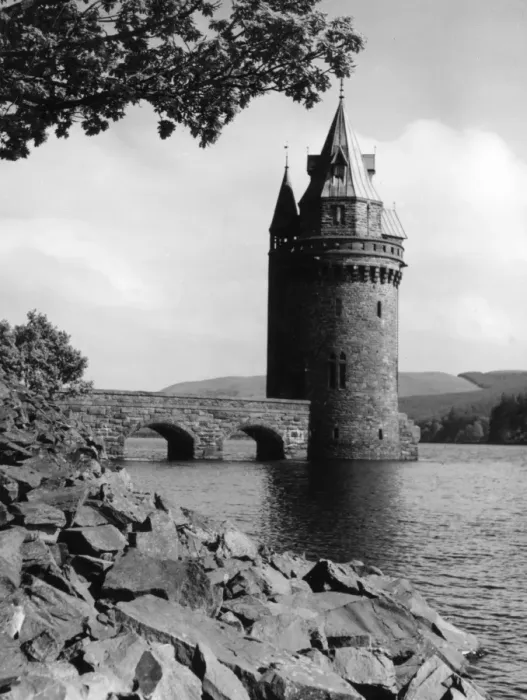 Framed Print : Laker Vyrnwy Tower Framed Print : Laker Vyrnwy Tower