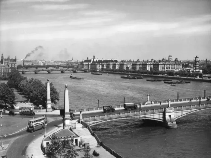 Framed Print : Lambeth Bridge Framed Print : Lambeth Bridge