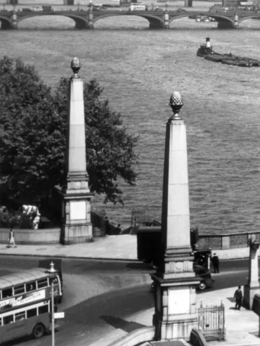 Framed Print : Lambeth Bridge Columns Framed Print : Lambeth Bridge Columns
