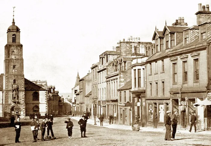 Framed Print : Lanark High Street early 1900s Framed Print : Lanark High Street early 1900s