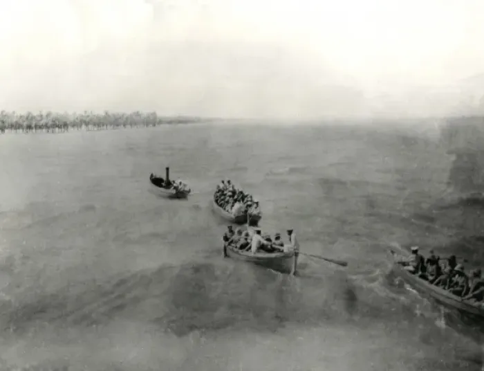 Framed Print : Landing parties on the Tigris, Mesopotamia, WW1 Framed Print : Landing parties on the Tigris, Mesopotamia, WW1