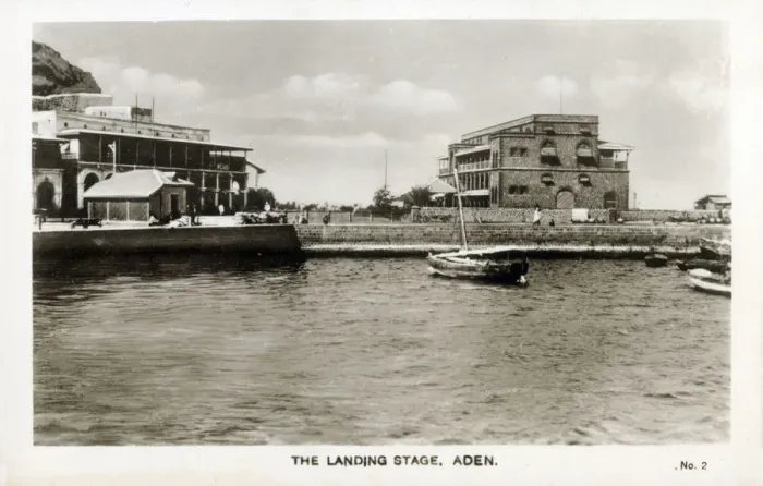Framed Print : The Landing Stage - Aden, Yemen. Date: circa 1920s Framed Print : The Landing Stage - Aden, Yemen. Date: circa 1920s