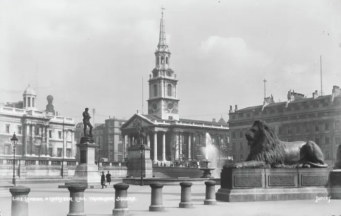 Framed Print : A Landmark in Trafalgar Square Framed Print : A Landmark in Trafalgar Square