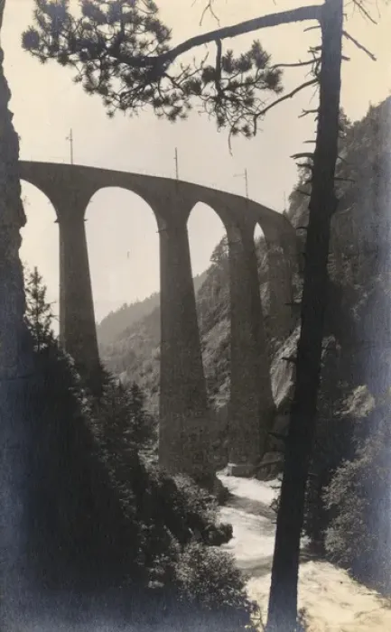 Framed Print : Landwasser Railway Viaduct, Filisur, Switzerland Framed Print : Landwasser Railway Viaduct, Filisur, Switzerland