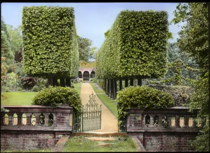 Framed Print : The Lane at Aldenham House, Hertfordshire Framed Print : The Lane at Aldenham House, Hertfordshire