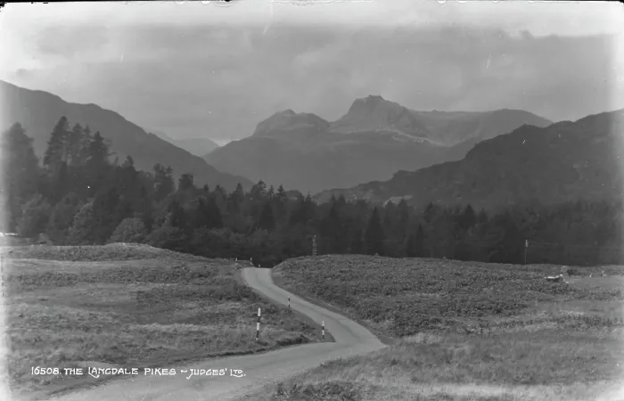 Framed Print : The Langdale Pikes - Judges 12 Framed Print : The Langdale Pikes - Judges 12