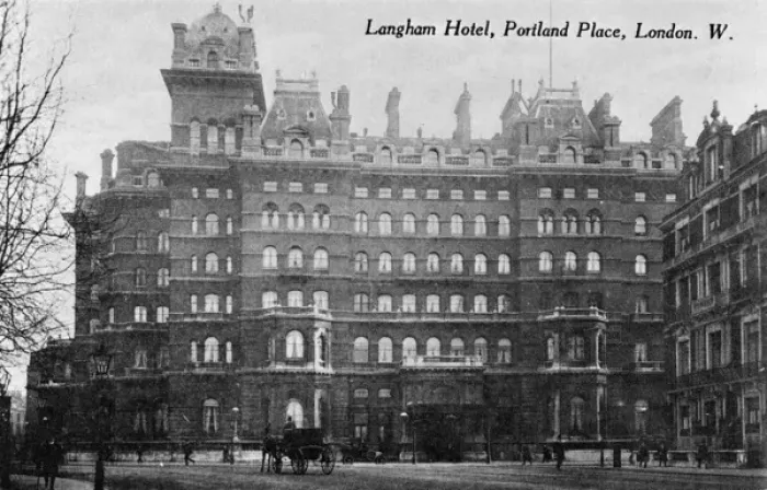 Framed Print : Langham Hotel, Portland Place, London W1 Framed Print : Langham Hotel, Portland Place, London W1