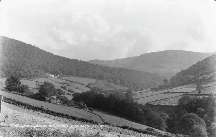 Framed Print : Langollen in the Horseshoe Pass Framed Print : Langollen in the Horseshoe Pass
