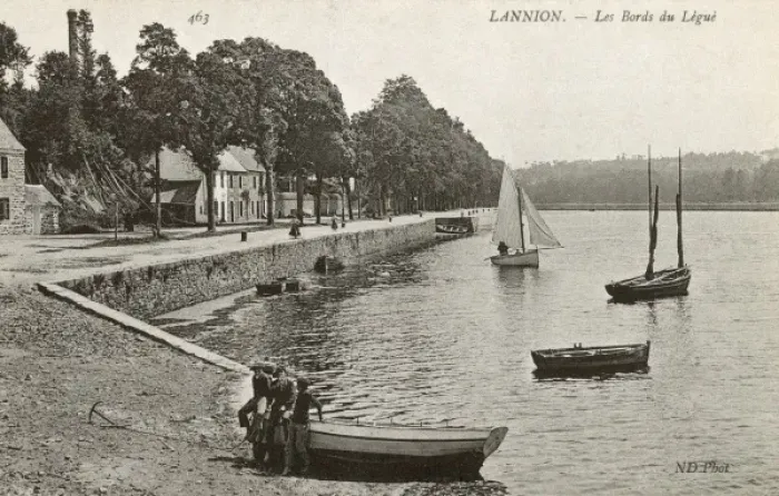 Framed Print : Lannion on the River Legue, France Framed Print : Lannion on the River Legue, France