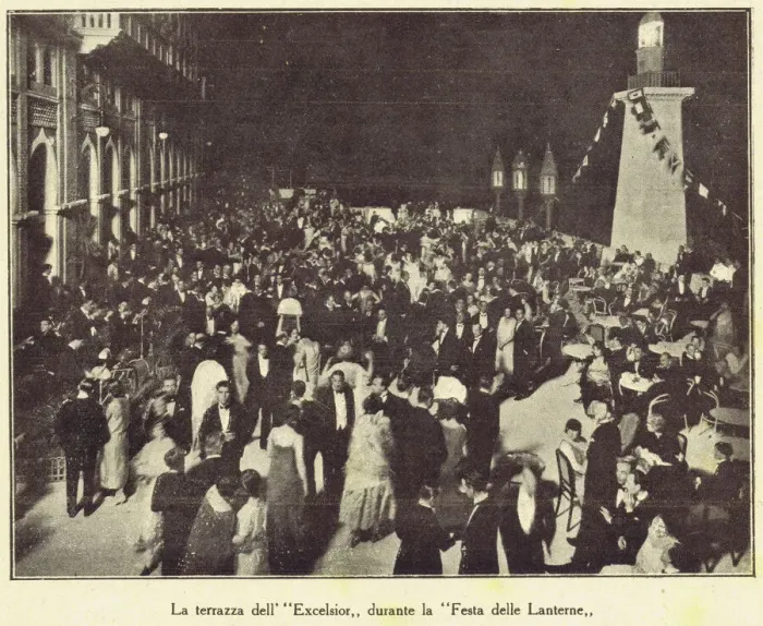 Framed Print : Lantern festival on the terrace of the Excelsior Hotel, Lid Framed Print : Lantern festival on the terrace of the Excelsior Hotel, Lid