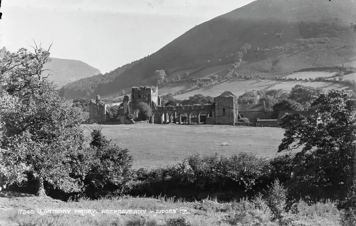 Framed Print : Lanthony Priory Ruins Framed Print : Lanthony Priory Ruins