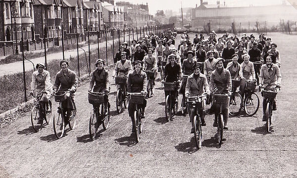 Large group on bicycles