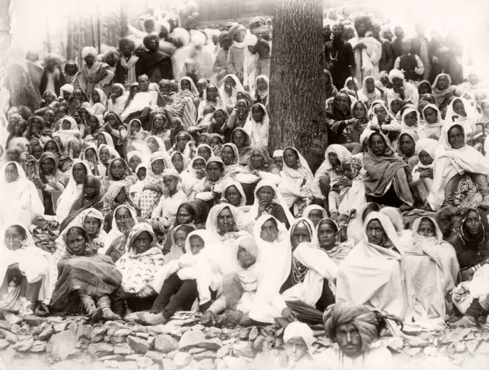 Framed Print : Large group of Indian women with headcarves, India Framed Print : Large group of Indian women with headcarves, India