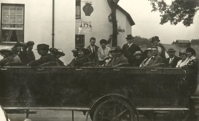 Framed Print : A large open-top Charabanc Party outside a Hotel, about to set off on a tour Framed Print : A large open-top Charabanc Party outside a Hotel, about to set off on a tour