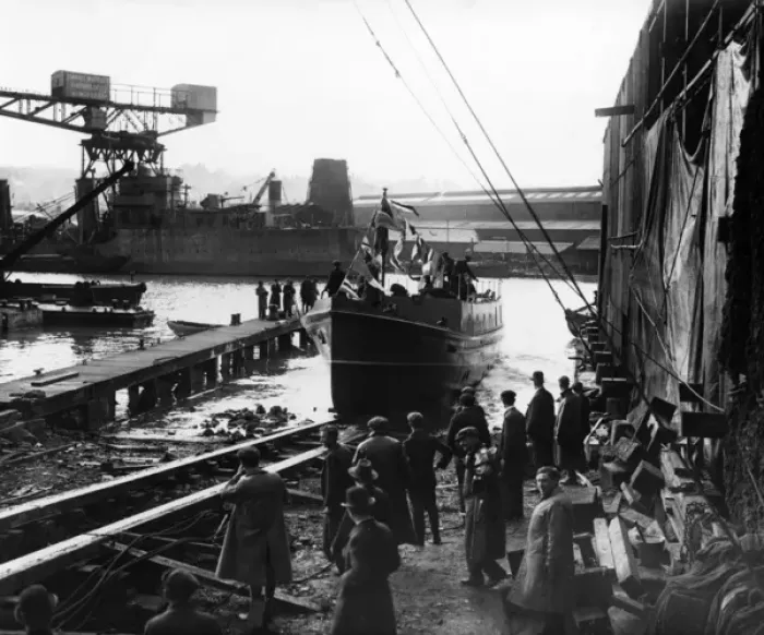 Framed Print : The launch of the LFB Fireboat Massey Shaw Framed Print : The launch of the LFB Fireboat Massey Shaw