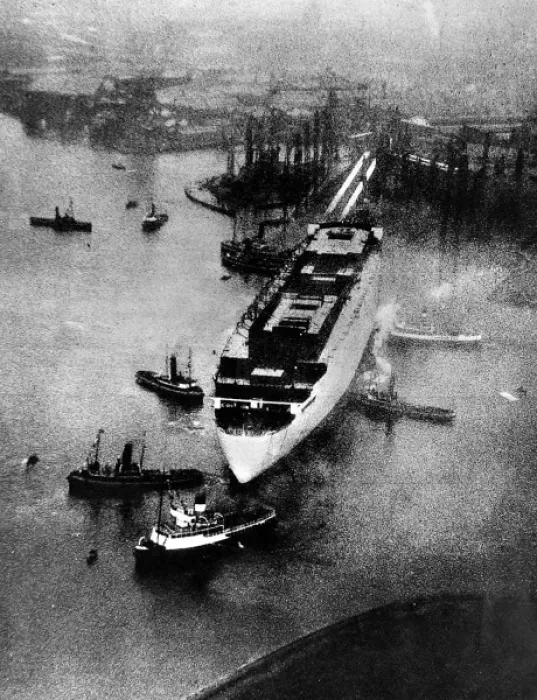 Framed Print : The Launch of R. M. S. Queen Mary, 1934 Framed Print : The Launch of R. M. S. Queen Mary, 1934