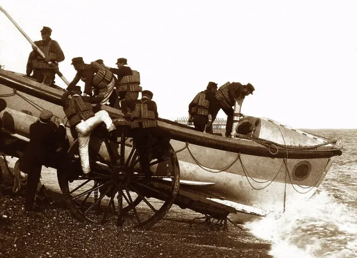 Framed Print : Launching the Eastbourne lifeboat, early 1900s Framed Print : Launching the Eastbourne lifeboat, early 1900s