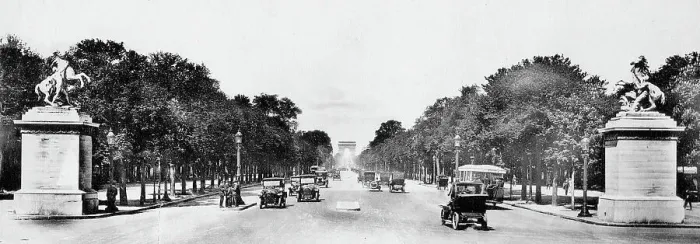 Framed Print : L'Avenue Des Champs Elysees, Paris, France, early 1900s Framed Print : L'Avenue Des Champs Elysees, Paris, France, early 1900s