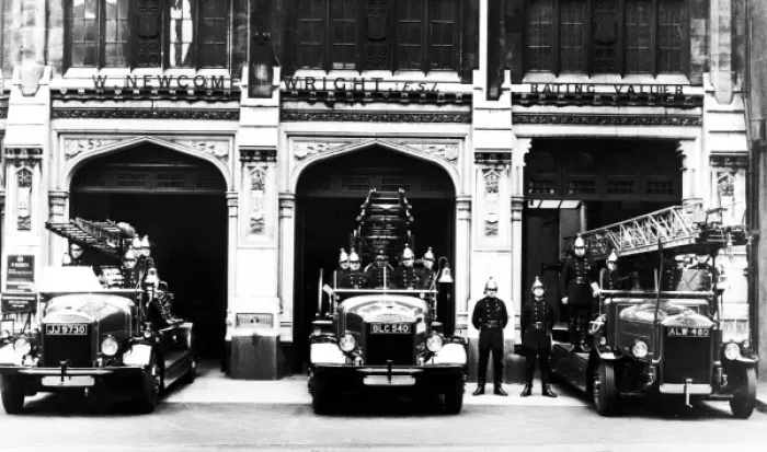 Framed Print : LCC-LFB Bishopsgate fire station, City of London Framed Print : LCC-LFB Bishopsgate fire station, City of London