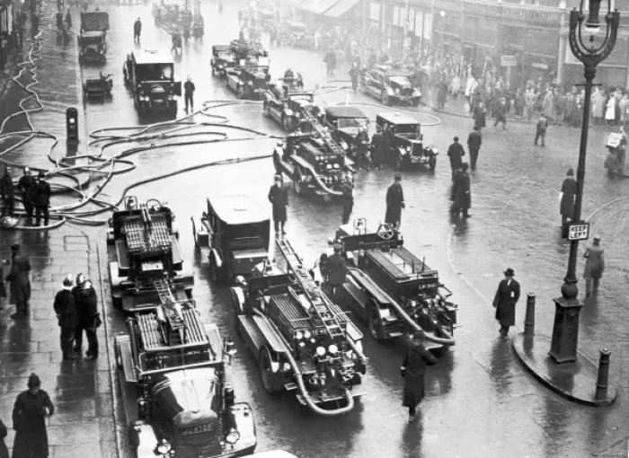 Framed Print : LCC-LFB Daylight Rubber Co fire, Farringdon Road Framed Print : LCC-LFB Daylight Rubber Co fire, Farringdon Road