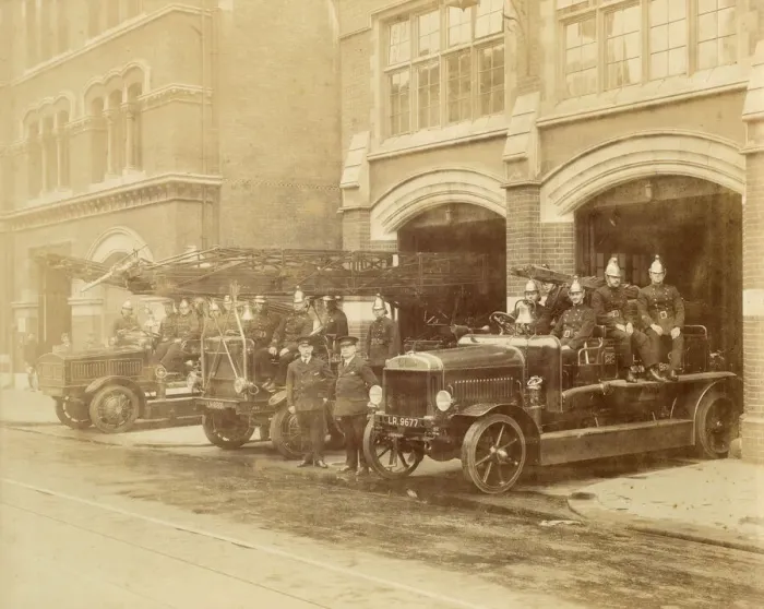 Framed Print : LCC-LFB engines and crews, Whitechapel fire station Framed Print : LCC-LFB engines and crews, Whitechapel fire station