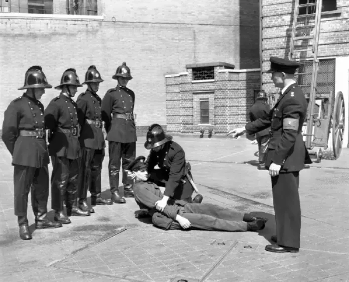 Framed Print : LCC-LFB Recruit firemen training at Brigade HQ, SE1 Framed Print : LCC-LFB Recruit firemen training at Brigade HQ, SE1