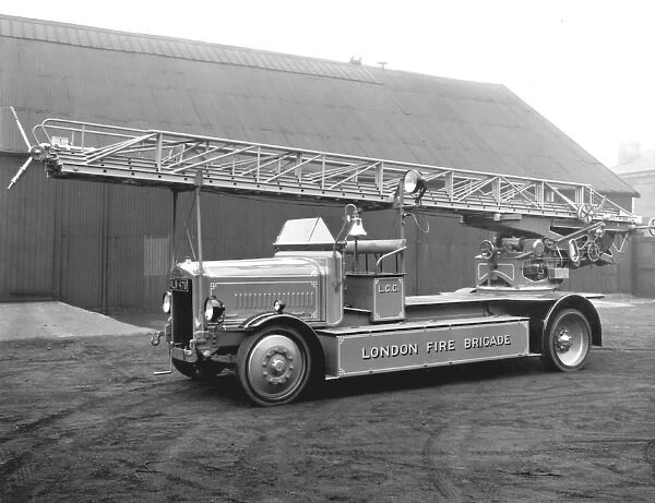 LCC-LFB solid tyre Turntable Ladder