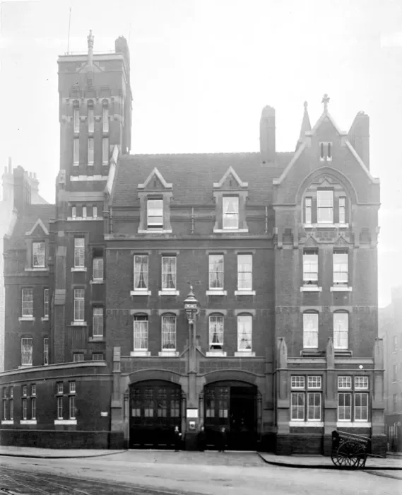 Framed Print : LCC-MFB Holborn fire station, London WC1 Framed Print : LCC-MFB Holborn fire station, London WC1