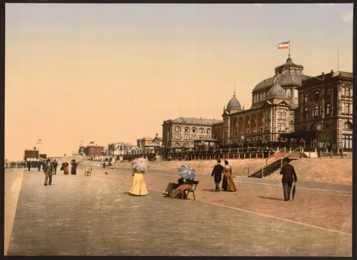 Framed Print : Le Kursaal, les hotels et la terrasse, Scheveningen, Holland Framed Print : Le Kursaal, les hotels et la terrasse, Scheveningen, Holland