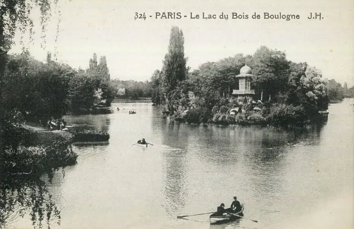 Framed Print : Le Lac du Bois de Boulogne, Paris, France Framed Print : Le Lac du Bois de Boulogne, Paris, France