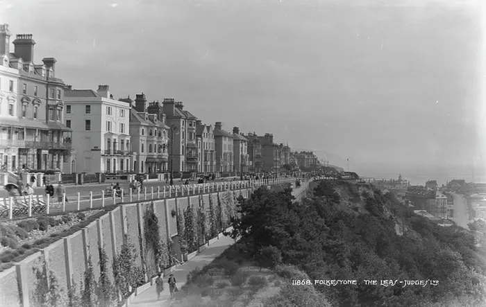 Framed Print : The Leas, Folkestone Framed Print : The Leas, Folkestone