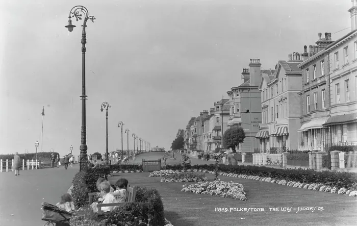 Framed Print : The Leas, Folkestone Framed Print : The Leas, Folkestone