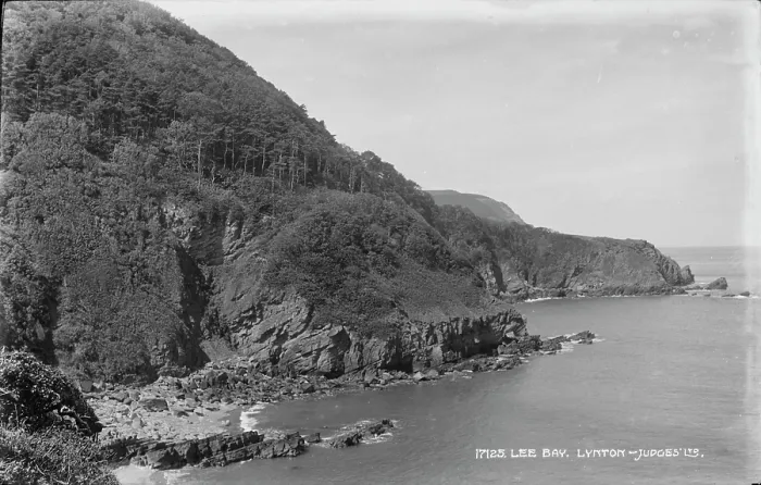 Framed Print : Lee Bay, Lynton Framed Print : Lee Bay, Lynton
