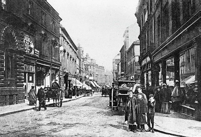 Framed Print : Leeds Commercial Street early 1900s Framed Print : Leeds Commercial Street early 1900s