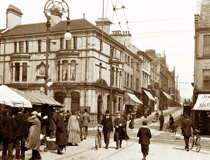 Framed Print : Leeming Street, Mansfield early 1900's Framed Print : Leeming Street, Mansfield early 1900's