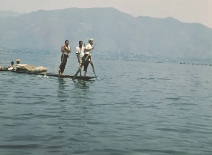 Framed Print : Leg rowers - Inle Lake Framed Print : Leg rowers - Inle Lake